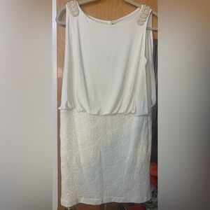 No sleeve double line white dress